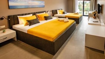 Superior Twin Room with Sea View – First Joy Hotel