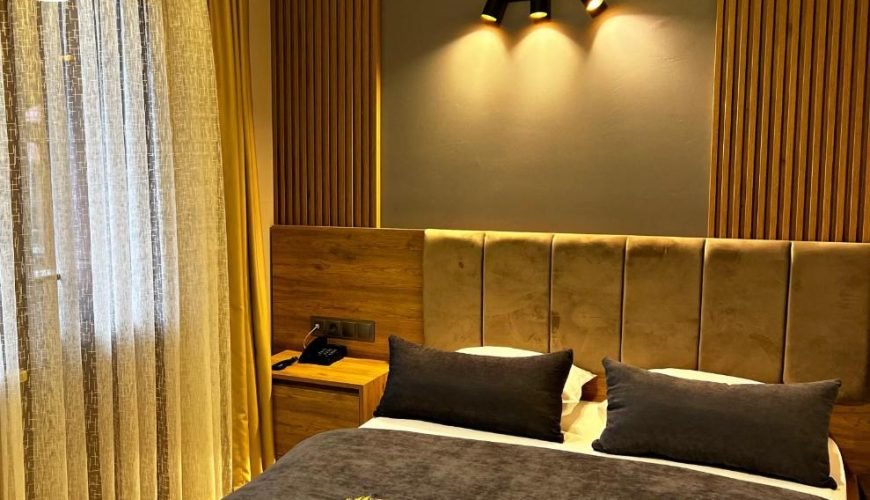 Göl Manzaralı Aile Suiti – Sezgin Otel