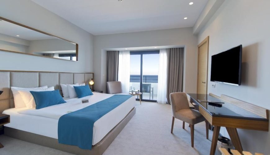 Deniz Manzaralı Deluxe Oda – Ramada Plaza Hotel